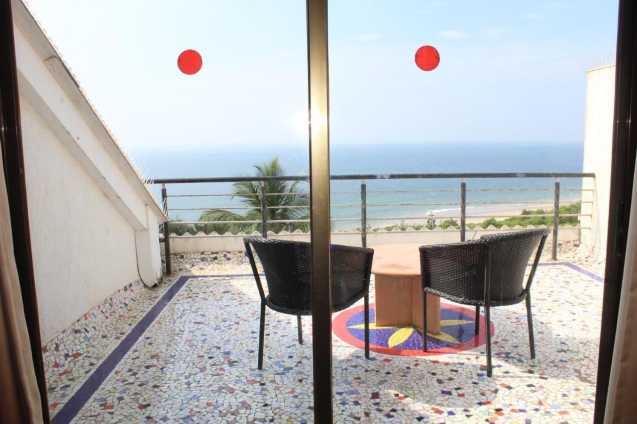Abhishek Beach Resort And Spa Ganpatipule Esterno foto