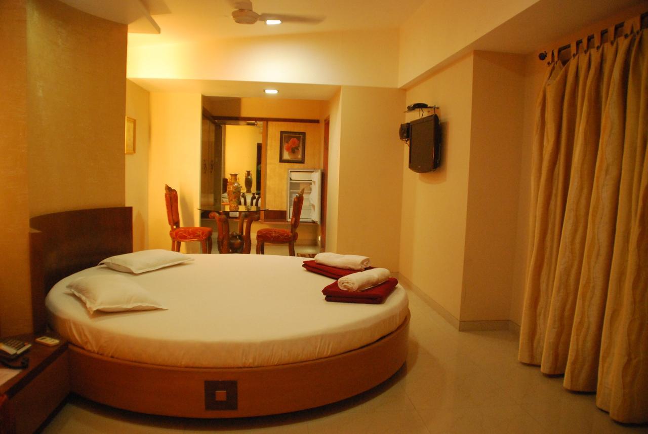 Abhishek Beach Resort And Spa Ganpatipule Esterno foto