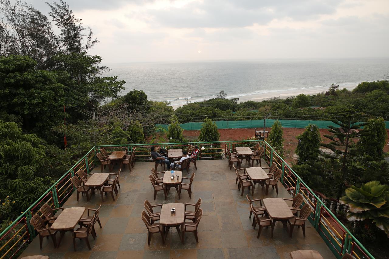 Abhishek Beach Resort And Spa Ganpatipule Esterno foto