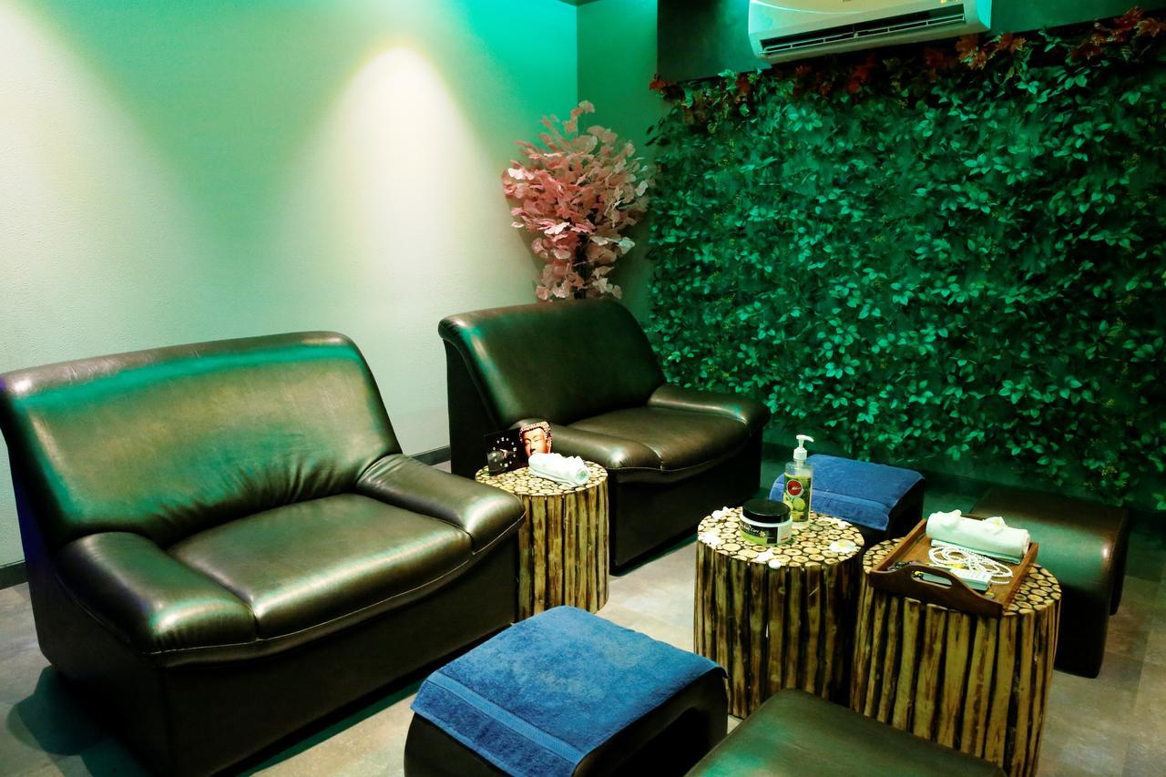 Abhishek Beach Resort And Spa Ganpatipule Esterno foto