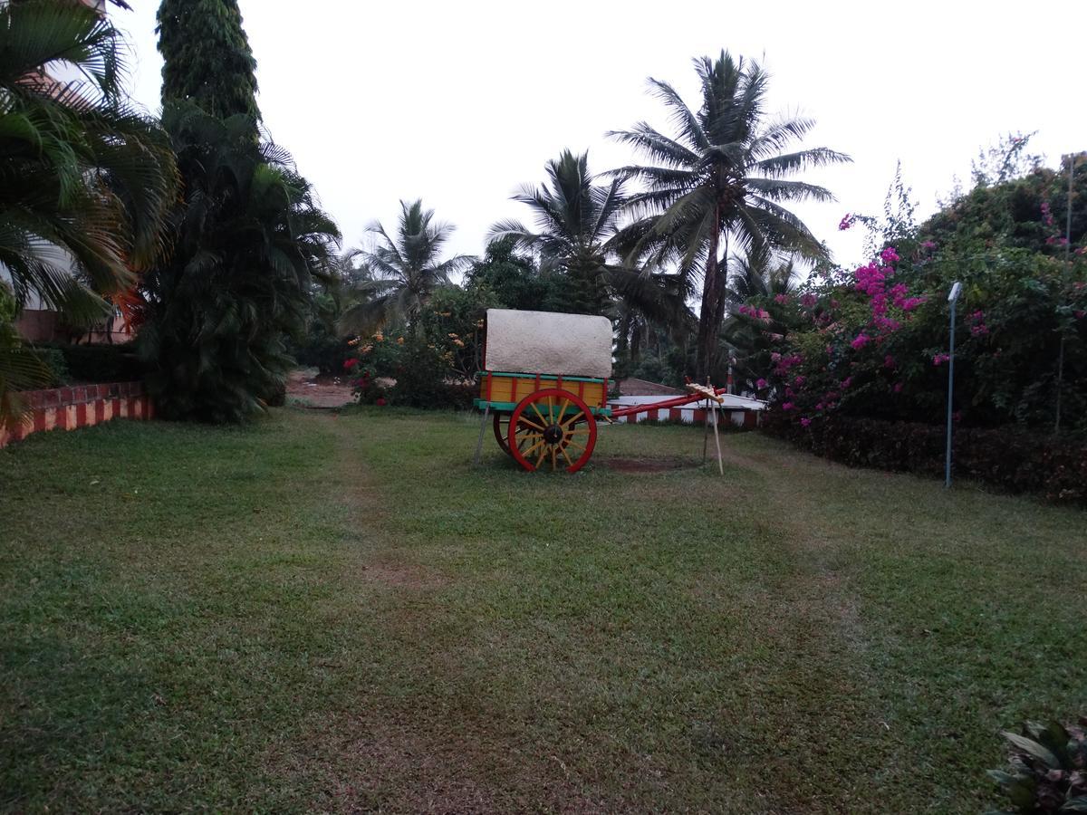 Abhishek Beach Resort And Spa Ganpatipule Esterno foto