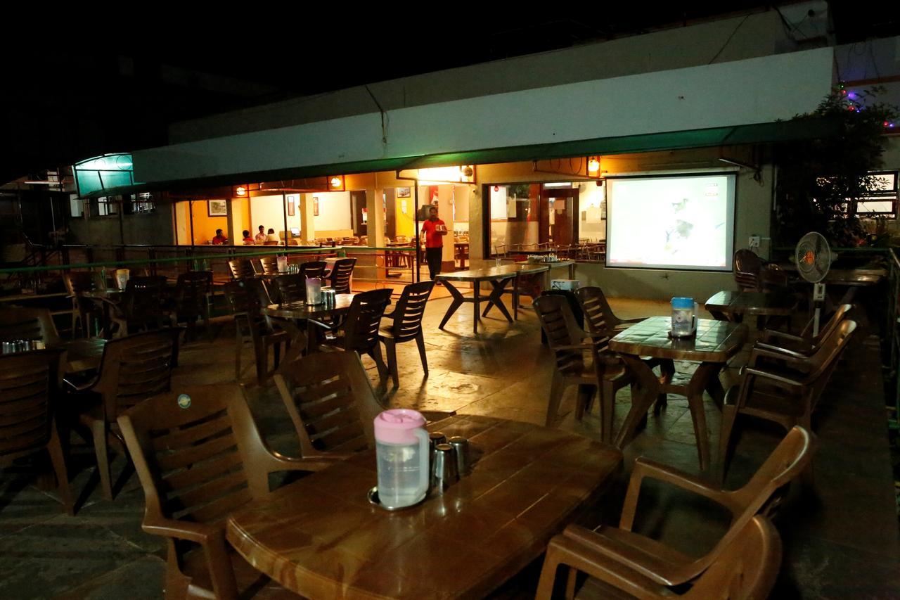 Abhishek Beach Resort And Spa Ganpatipule Esterno foto