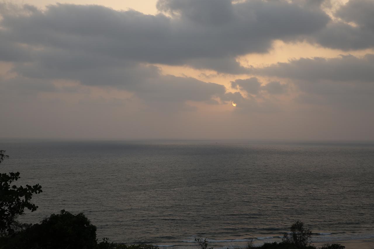 Abhishek Beach Resort And Spa Ganpatipule Esterno foto