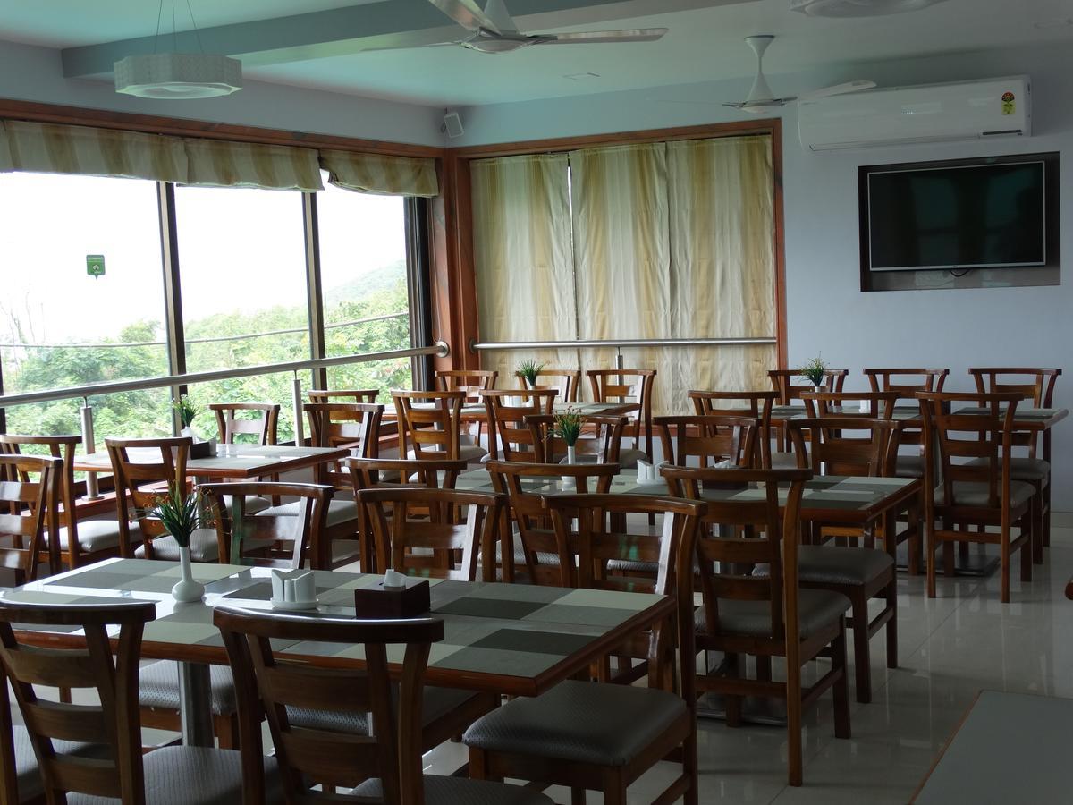 Abhishek Beach Resort And Spa Ganpatipule Esterno foto