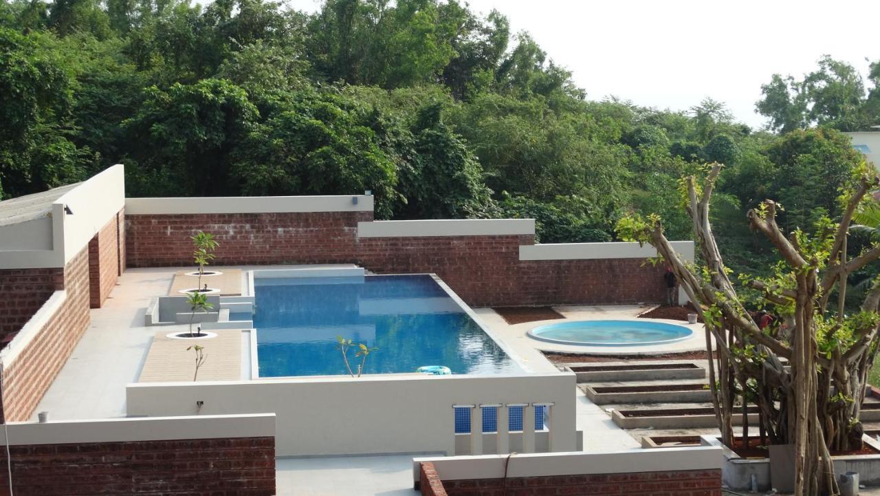 Abhishek Beach Resort And Spa Ganpatipule Esterno foto