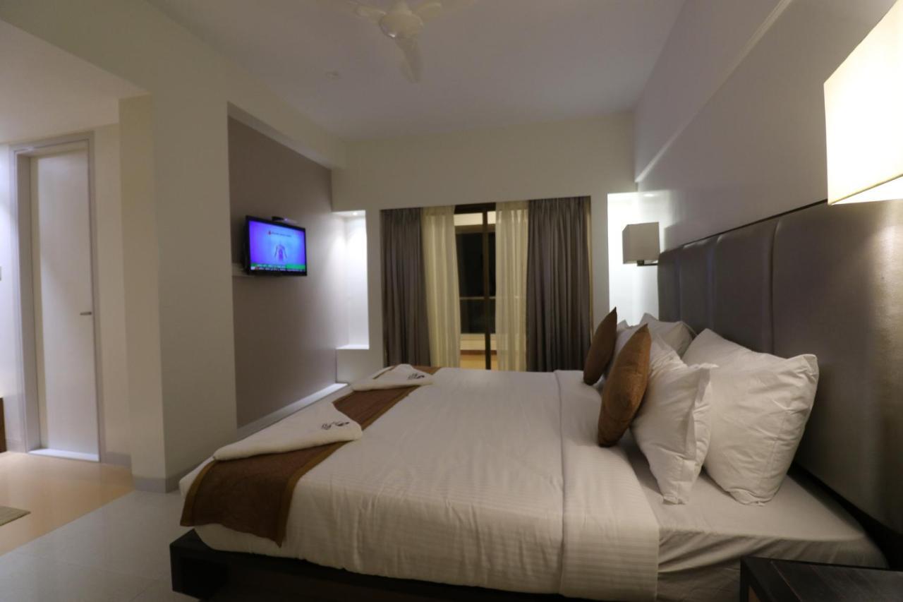 Abhishek Beach Resort And Spa Ganpatipule Esterno foto