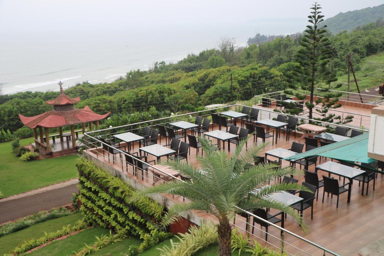 Abhishek Beach Resort And Spa Ganpatipule Esterno foto