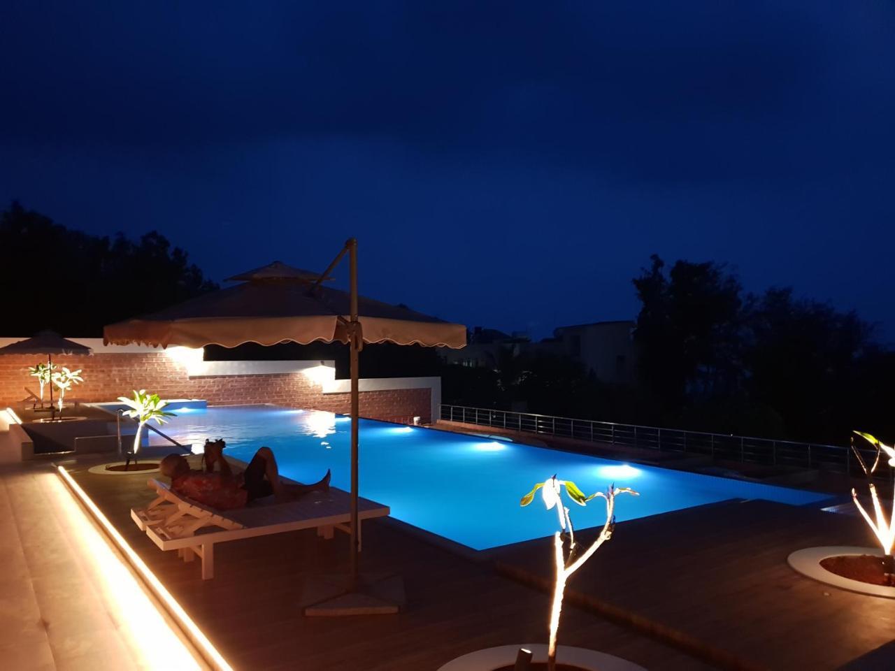 Abhishek Beach Resort And Spa Ganpatipule Esterno foto