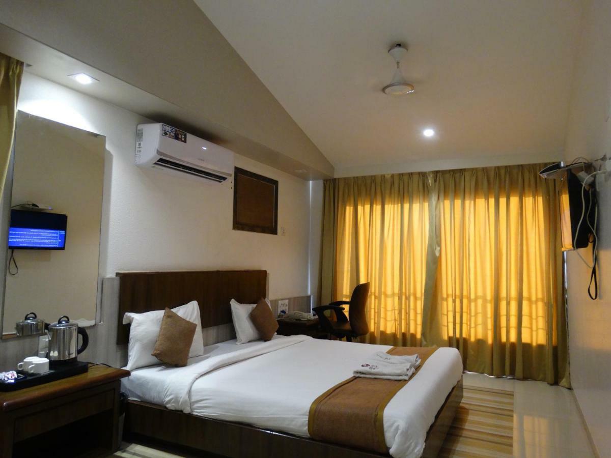 Abhishek Beach Resort And Spa Ganpatipule Esterno foto