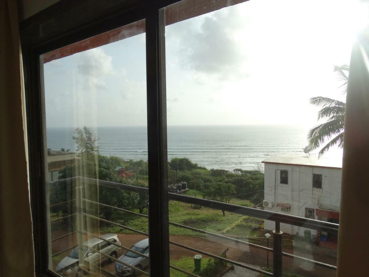 Abhishek Beach Resort And Spa Ganpatipule Esterno foto